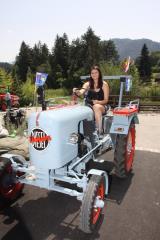 Starodobniki z jubilejnim mednarodnim srečanjem dokončno otvorili letošnji Flosarski bal