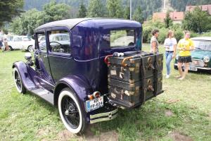 Starodobniki z jubilejnim mednarodnim srečanjem dokončno otvorili letošnji Flosarski bal